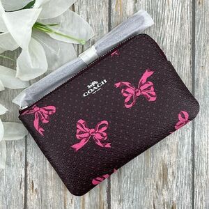 Coach Corner Zip Wristlet In Signature Canvas With Bow Print Bag Wallet Purse